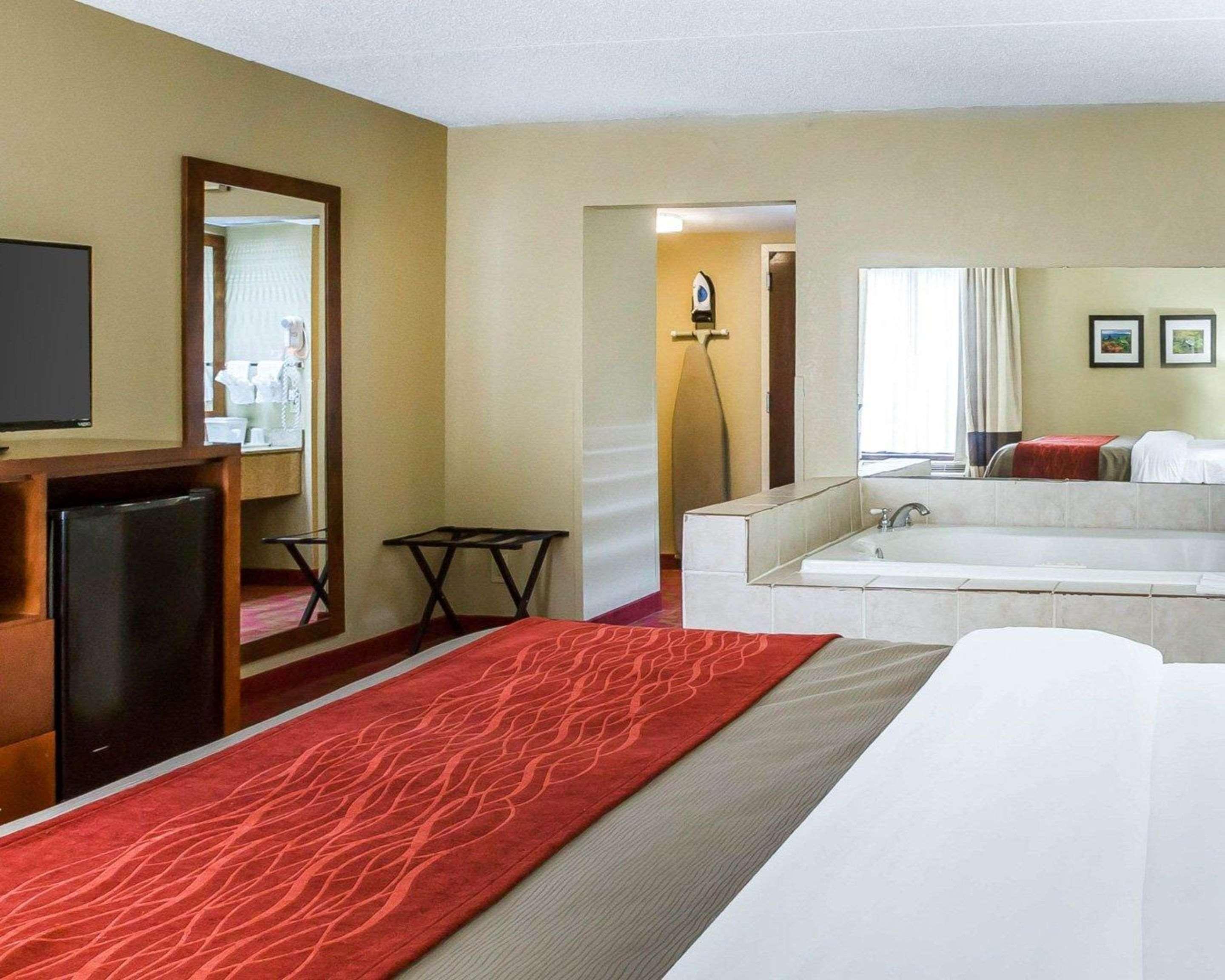 Comfort Inn Matthews / Charlotte Экстерьер фото