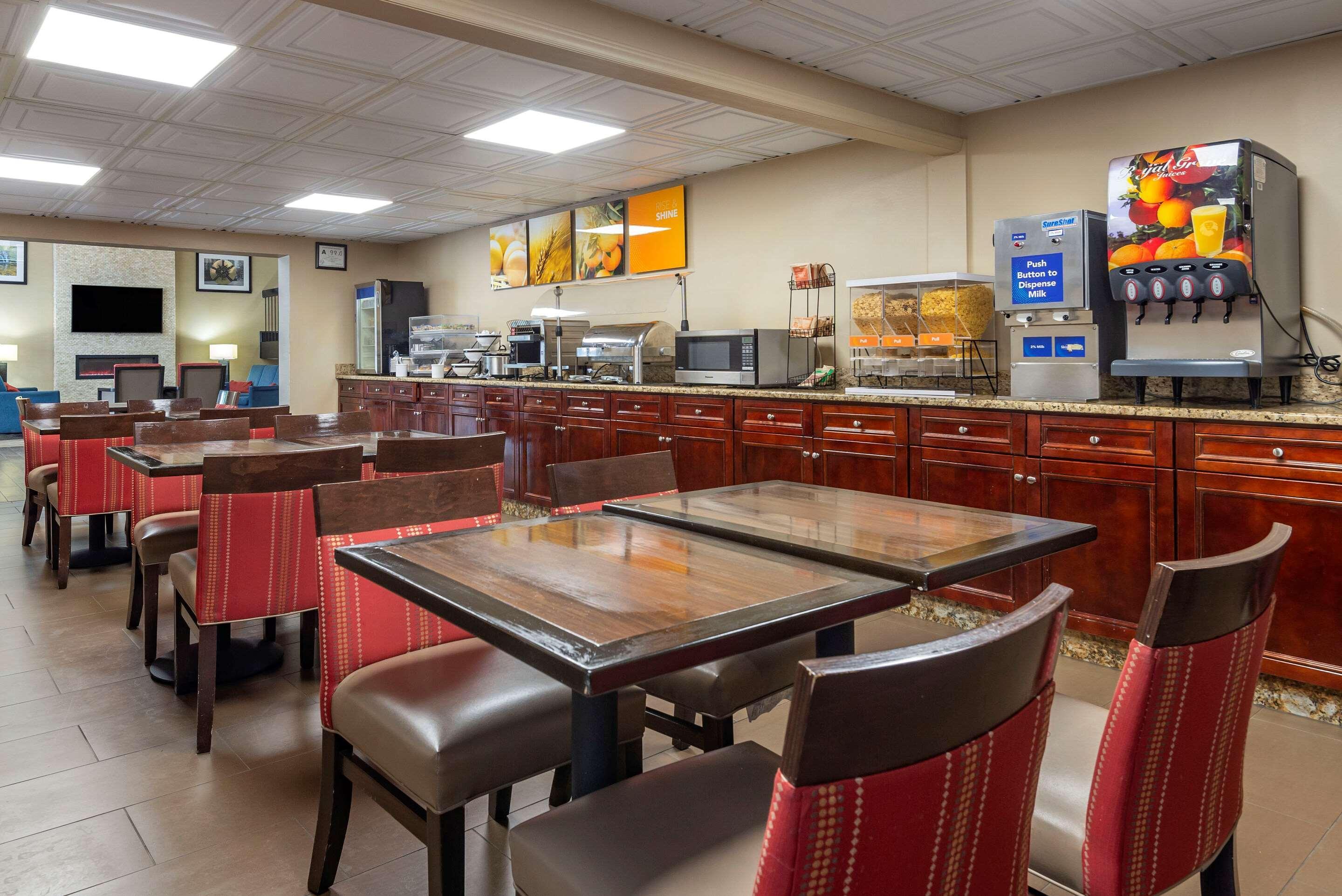Comfort Inn Matthews / Charlotte Экстерьер фото