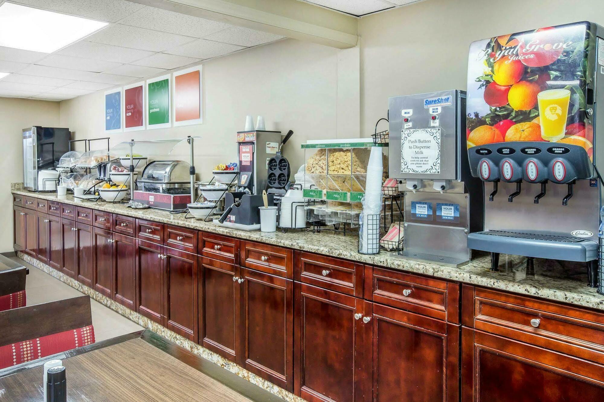 Comfort Inn Matthews / Charlotte Экстерьер фото